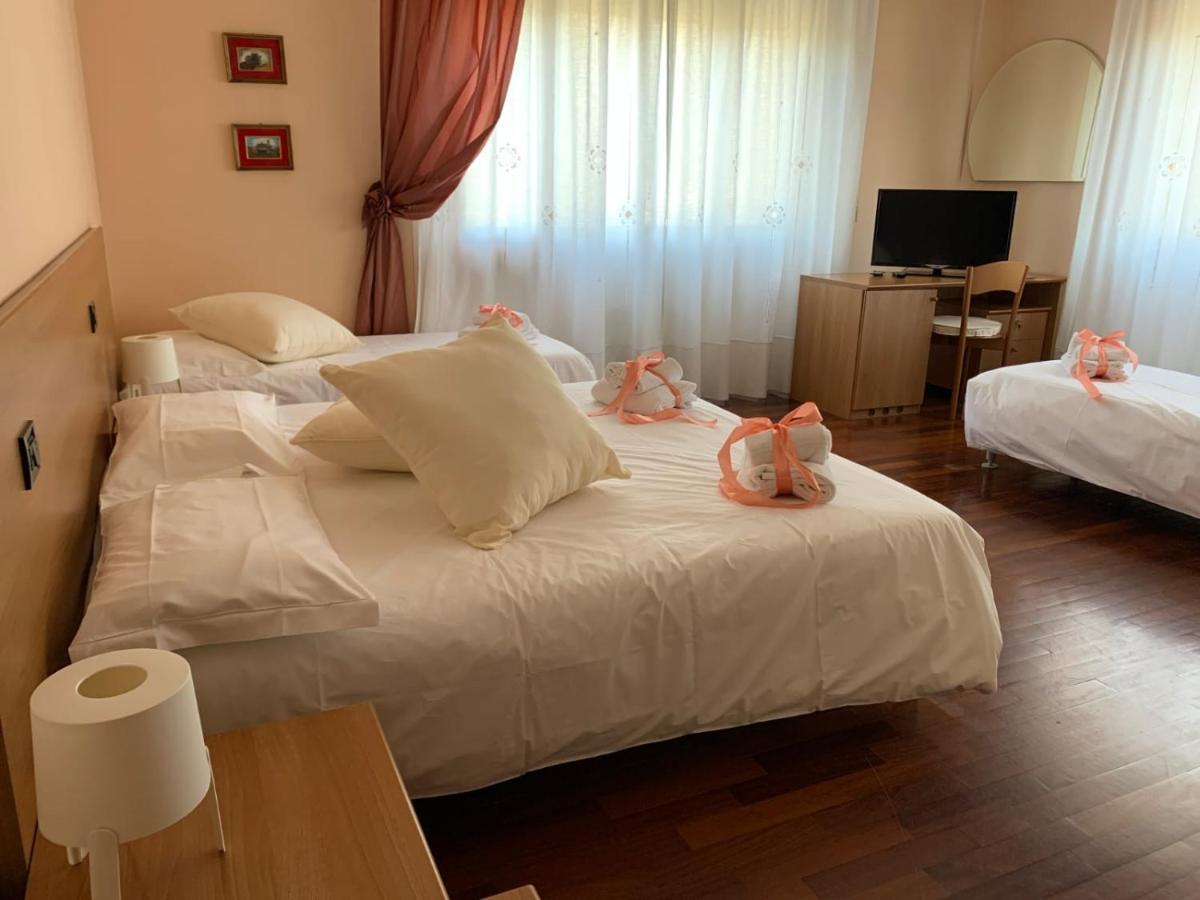 ルッカ Al Borgo Bed & Breakfast エクステリア 写真