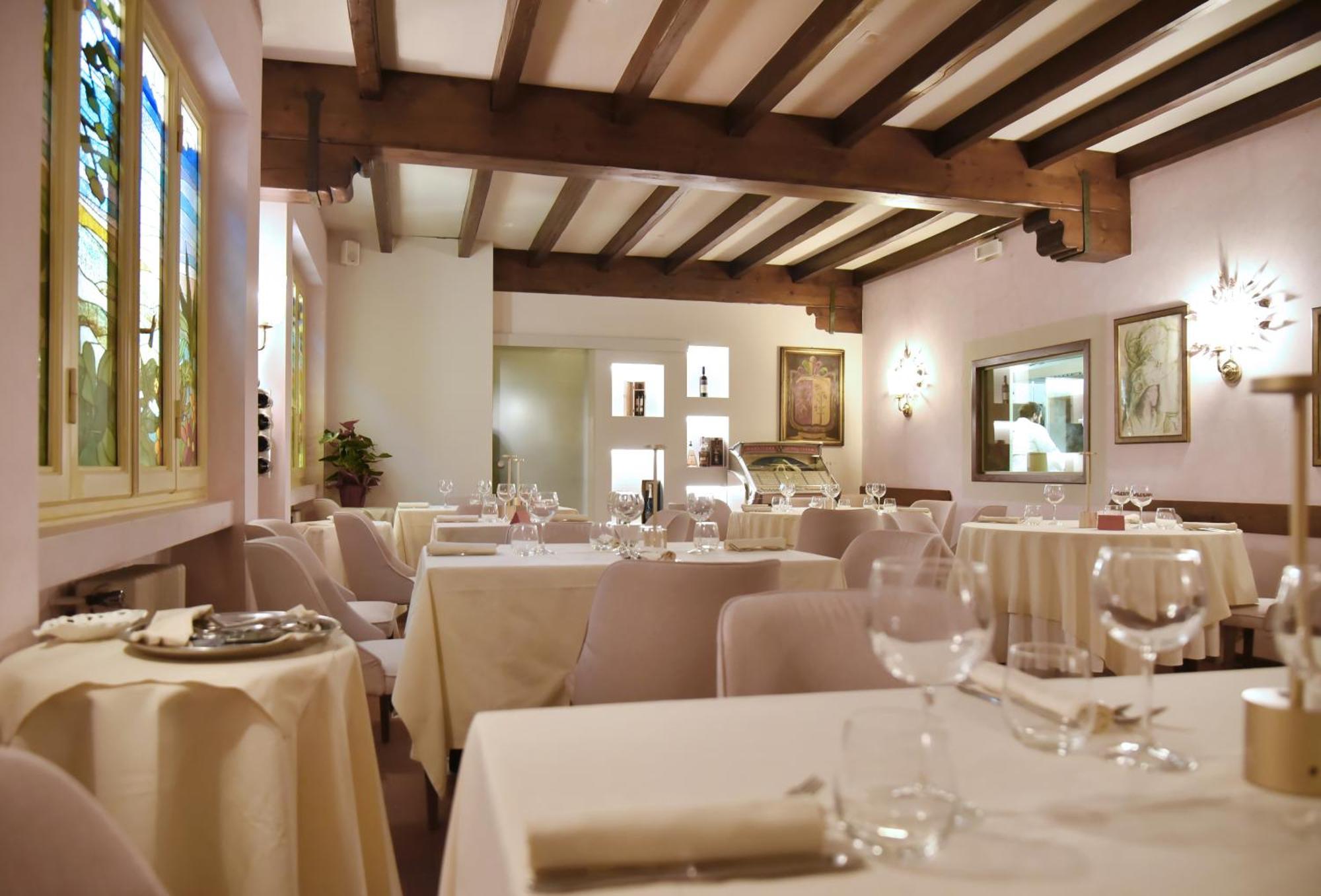 ルッカ Al Borgo Bed & Breakfast エクステリア 写真