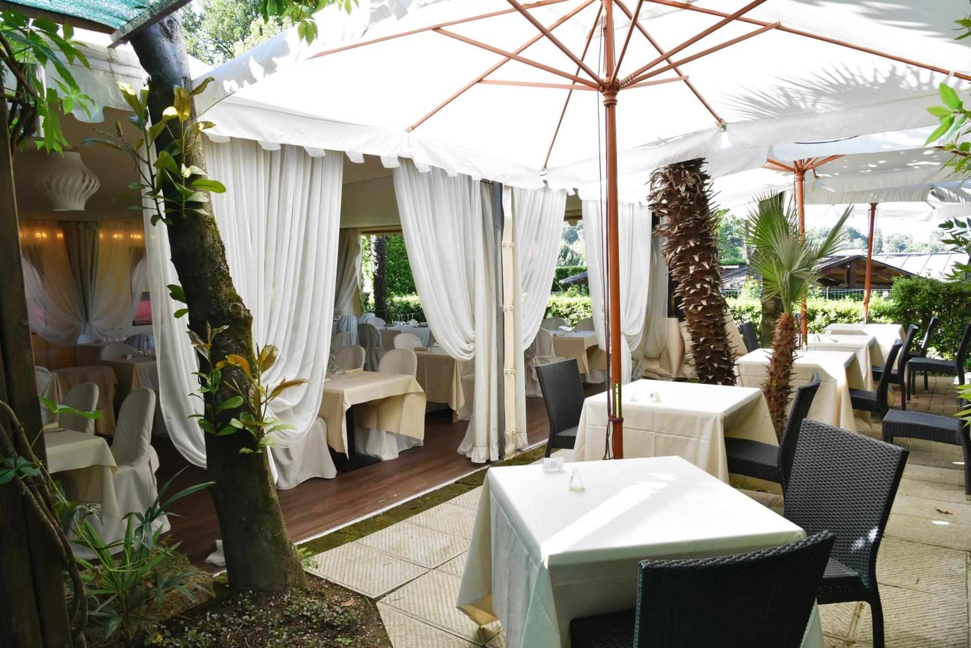 ルッカ Al Borgo Bed & Breakfast エクステリア 写真