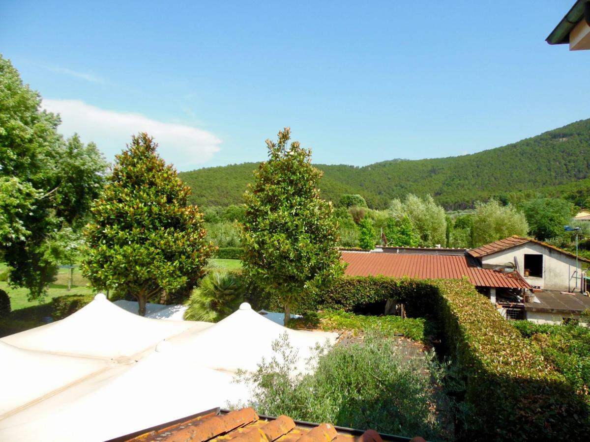 ルッカ Al Borgo Bed & Breakfast エクステリア 写真