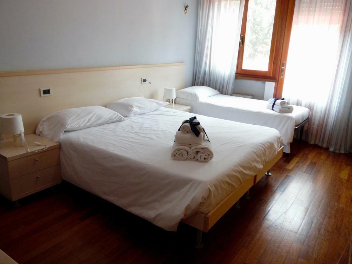 ルッカ Al Borgo Bed & Breakfast エクステリア 写真