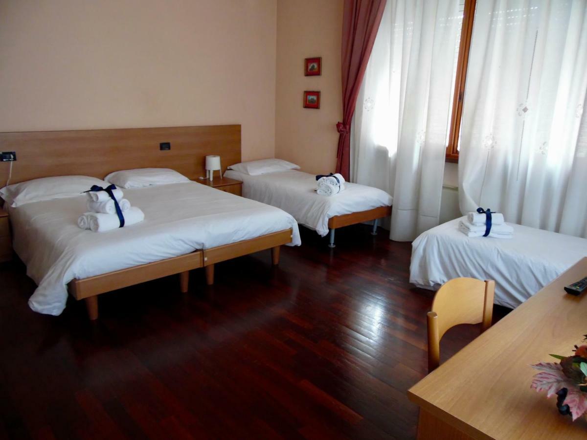 ルッカ Al Borgo Bed & Breakfast エクステリア 写真